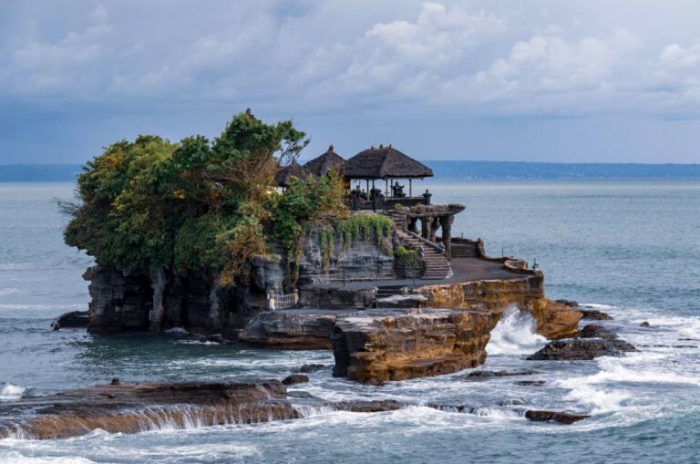 tanah-lot